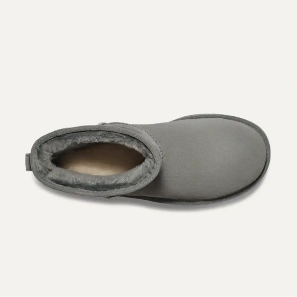 Women’s UGG classic mini platform boots - Picture 5 of 5